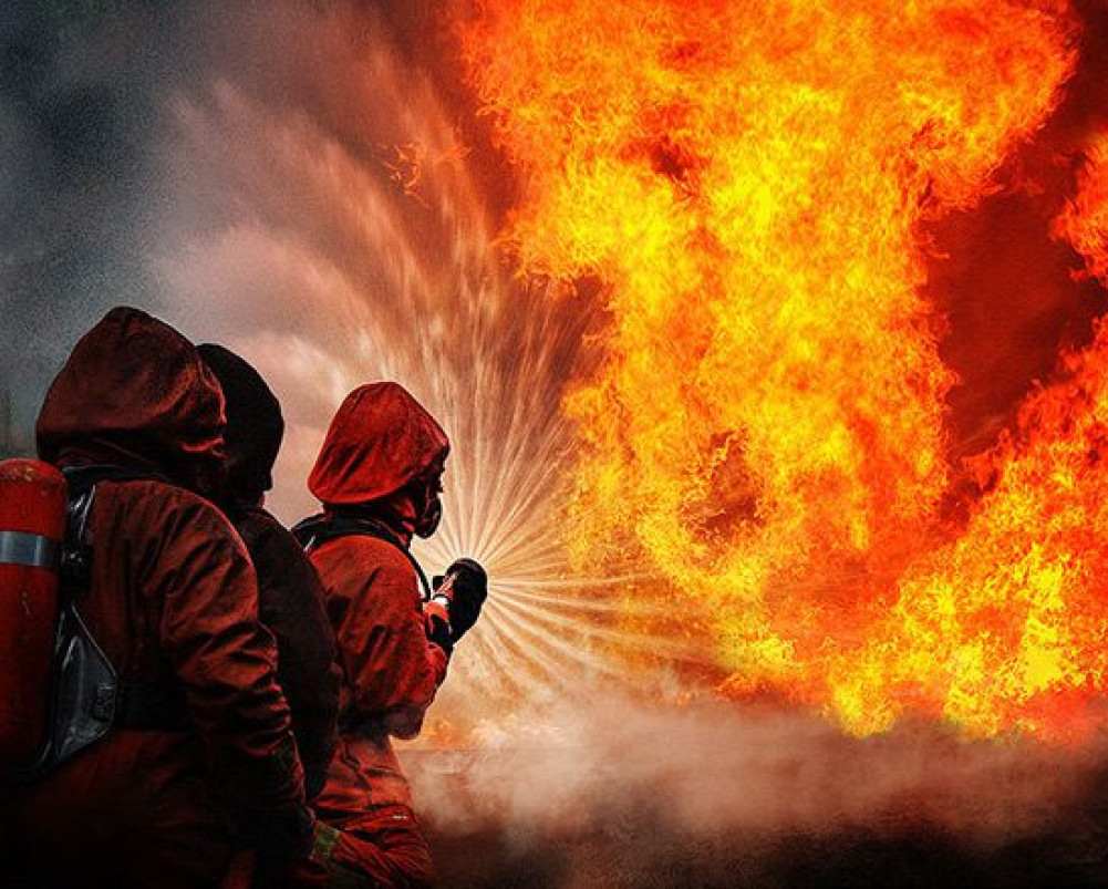 Ол өзінің шілтерін тартып алды