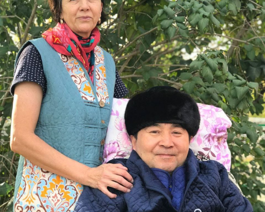 X Art Studio-да төсекте нәзік секс